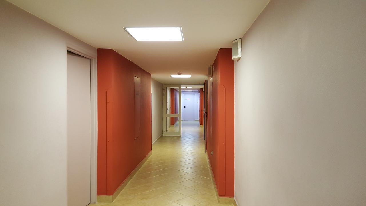 Maraton Vandrerhjem Krasków Eksteriør bilde